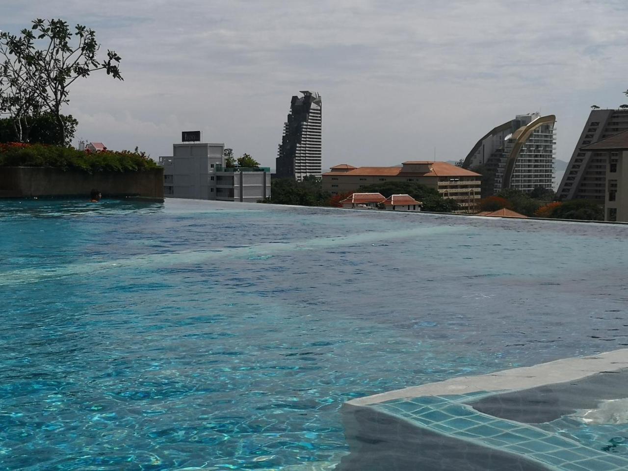 Lumpini Vacation Apartment Pattaya Buitenkant foto